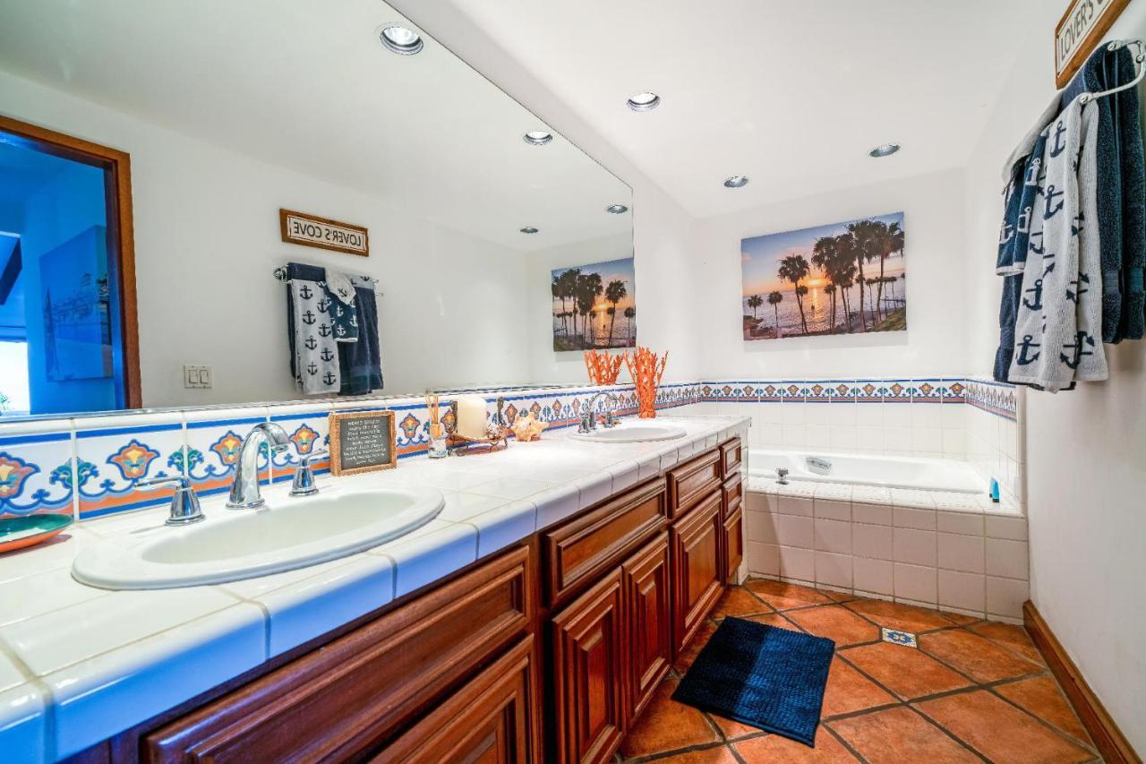 Gorgeous Oceanfront Villa With Panoramic Views Avalon Kültér fotó