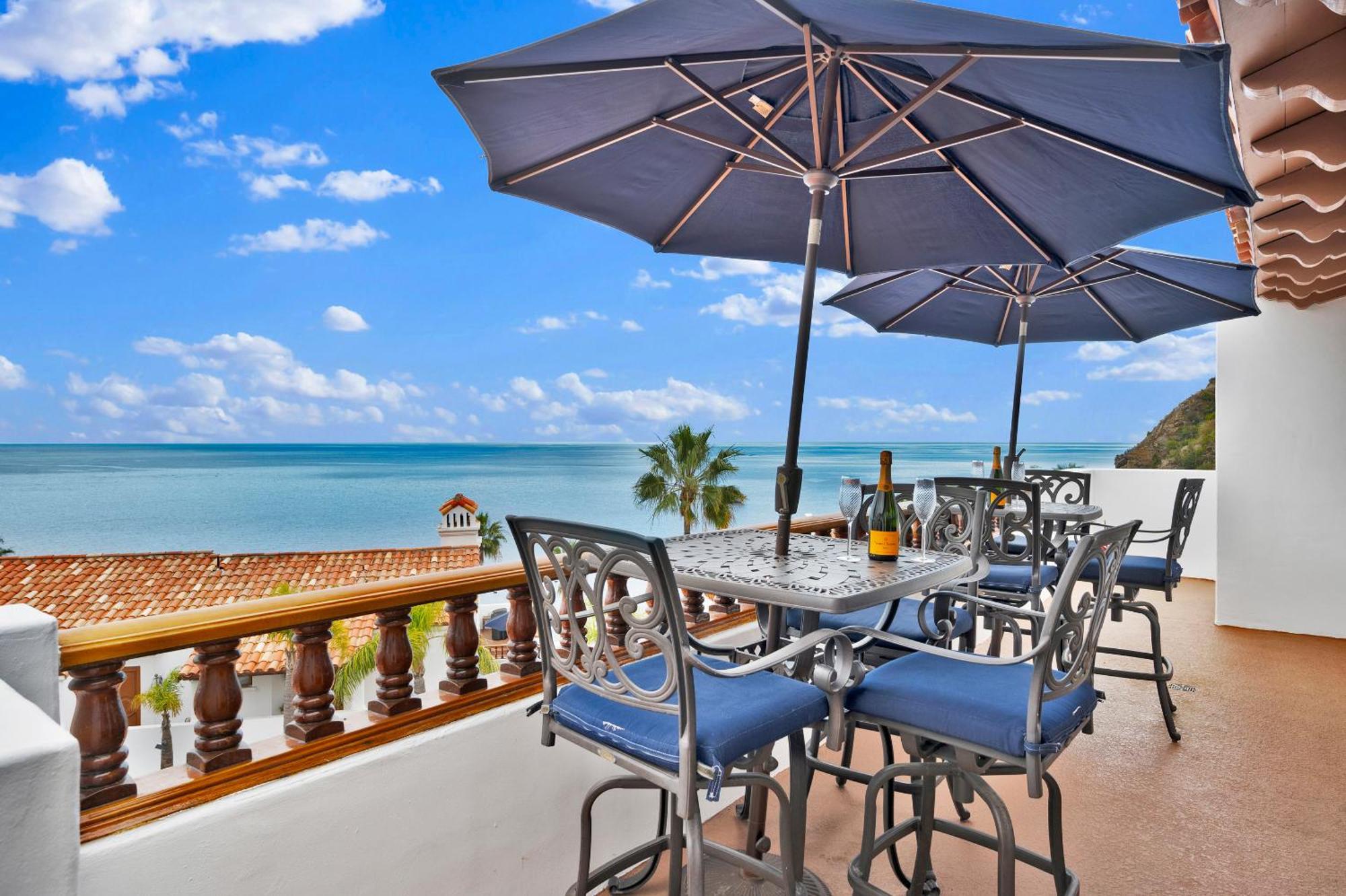 Gorgeous Oceanfront Villa With Panoramic Views Avalon Kültér fotó